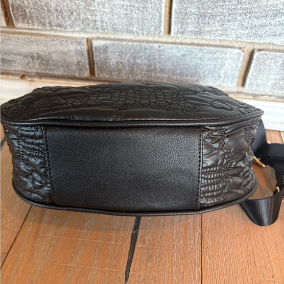 Juicy Couture Y2K Black Quilted Shoulder Bag with Gold Chain - Picture 4 of 6